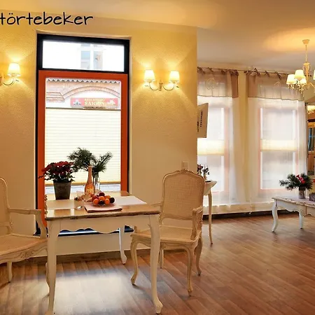아파트 - Am Kuetertor - Alle Mit Terrasse Oder Balkon - In Lage 슈트랄준트