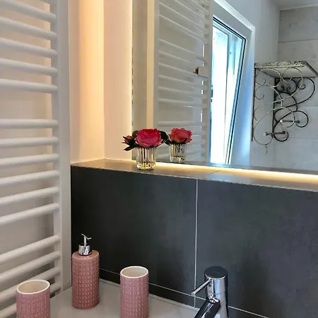 - Am Kuetertor - Alle Mit Terrasse Oder Balkon - In Lage 아파트 슈트랄준트